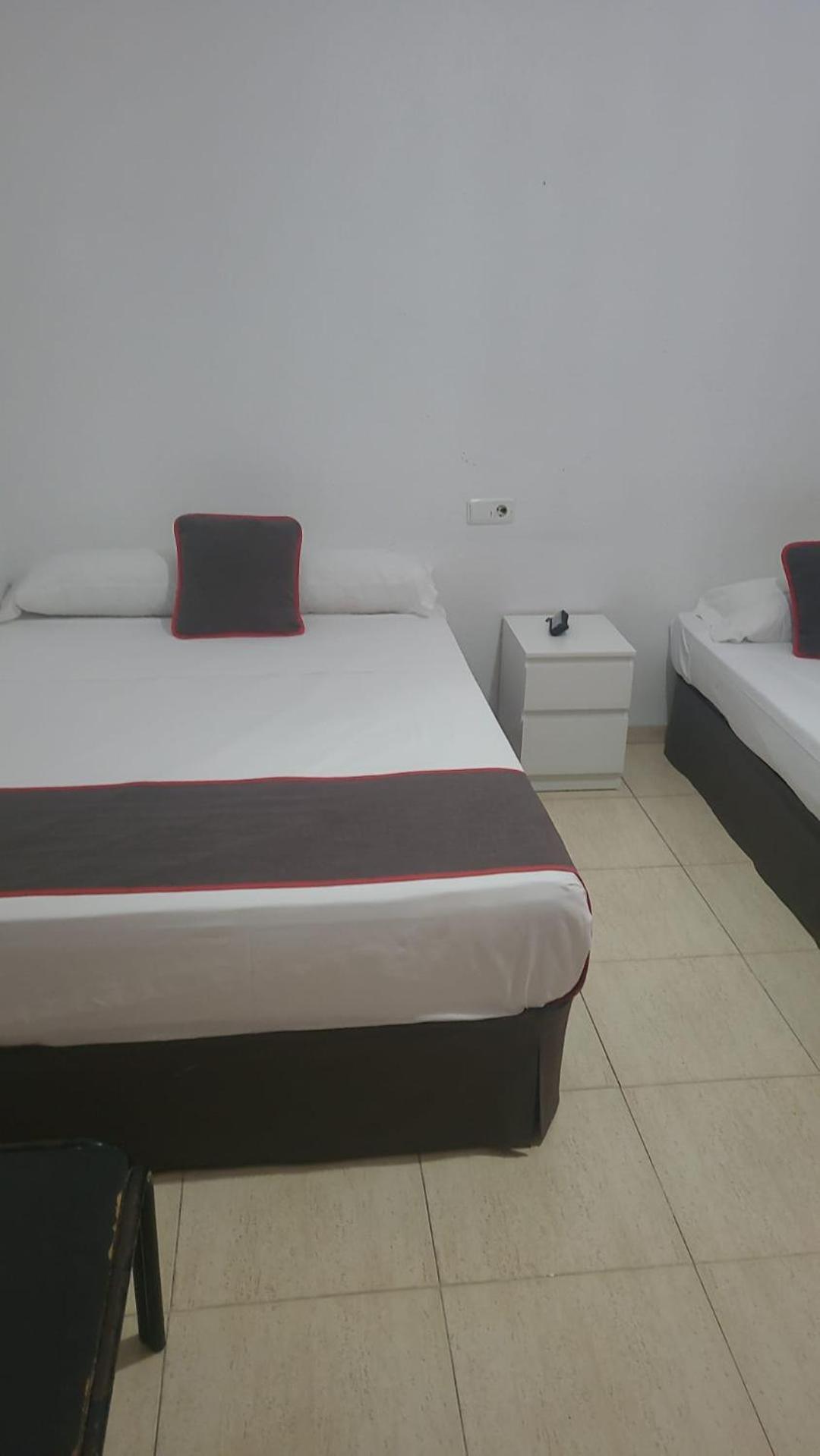 Pension Ayuntamiento Alicante Luaran gambar