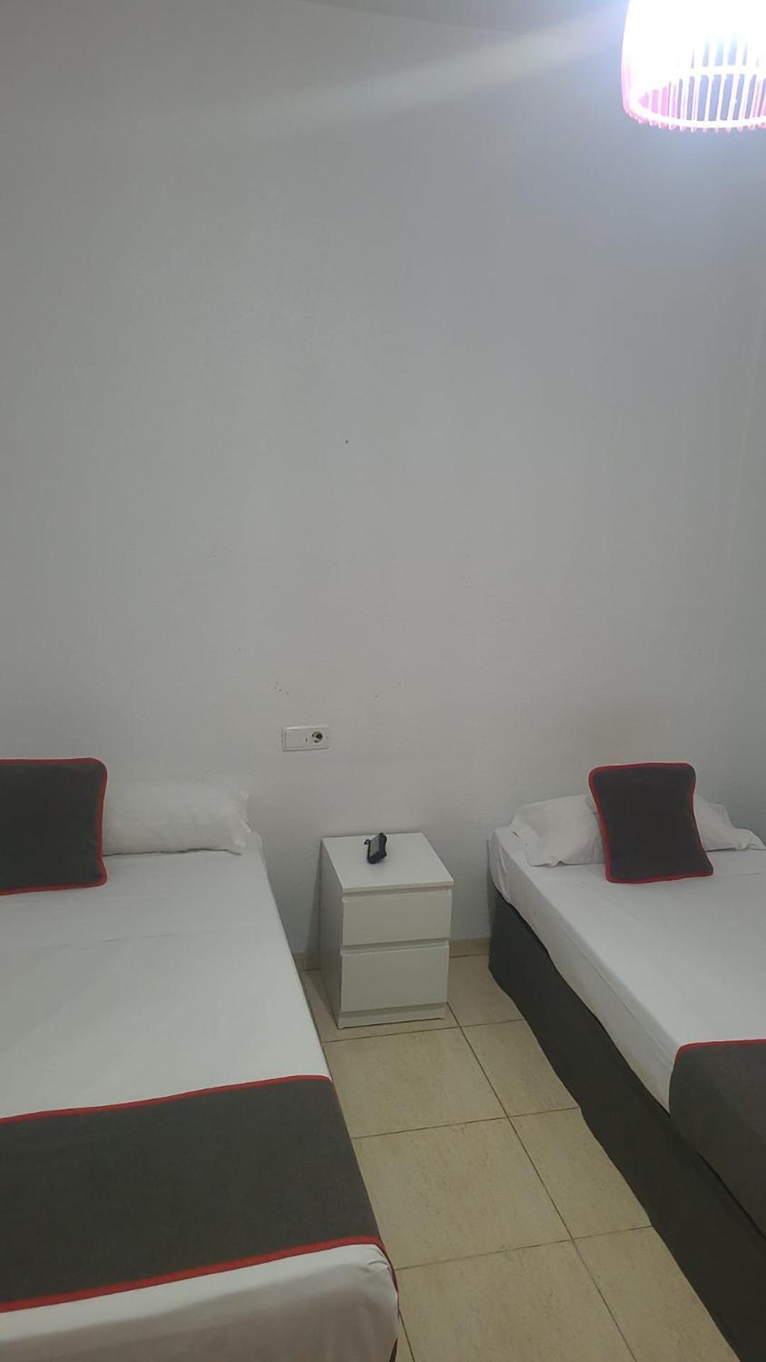 Pension Ayuntamiento Alicante Luaran gambar